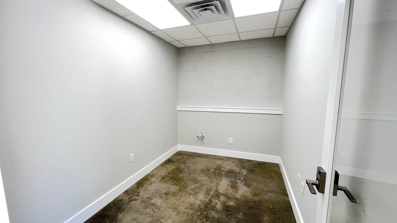 204 5th Ave E #104 - Photo 5 of 22