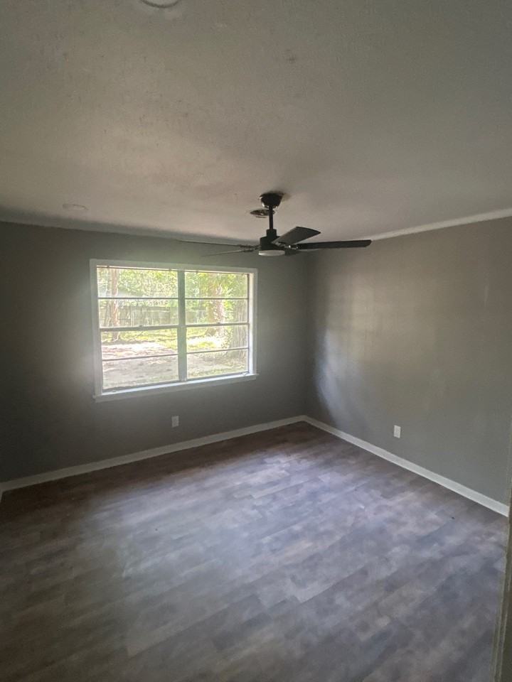 1114 Garden Park Dr #1 - Photo 4 of 10