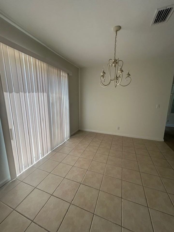 309 Maple St - Photo 6 of 19
