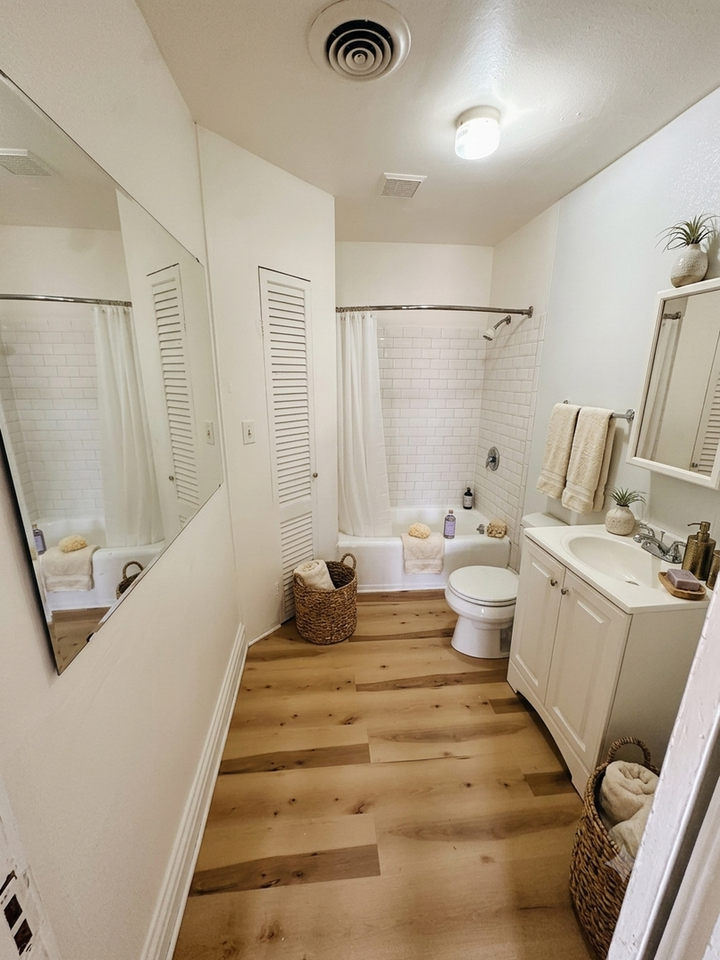 1403 Rawson Ave #3 - Photo 3 of 7