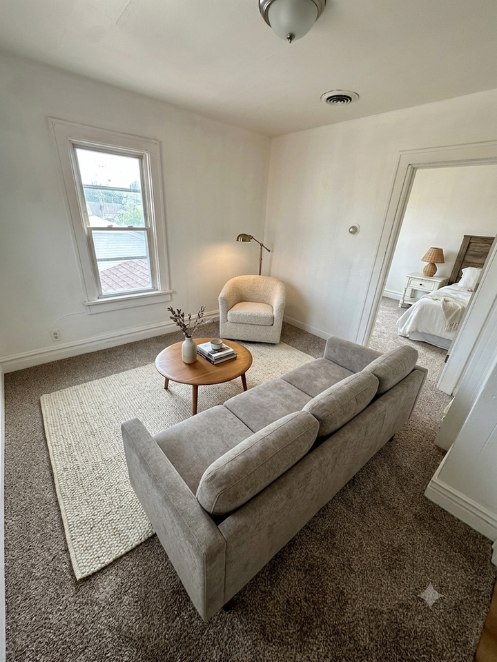 1403 Rawson Ave #3 - Photo 4 of 7
