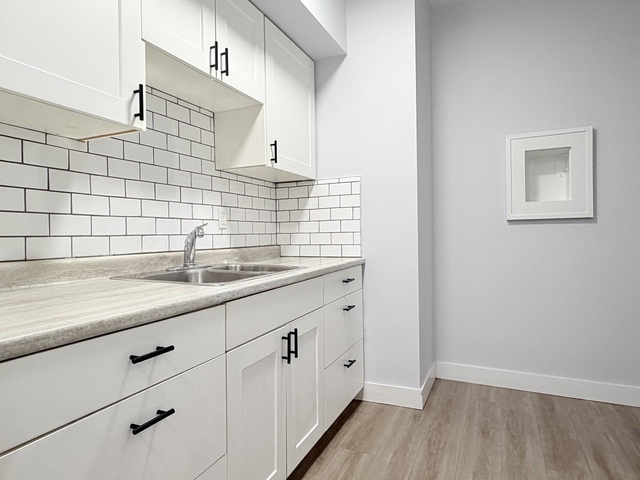 524 Pitt St W #104 - Photo 2 of 9