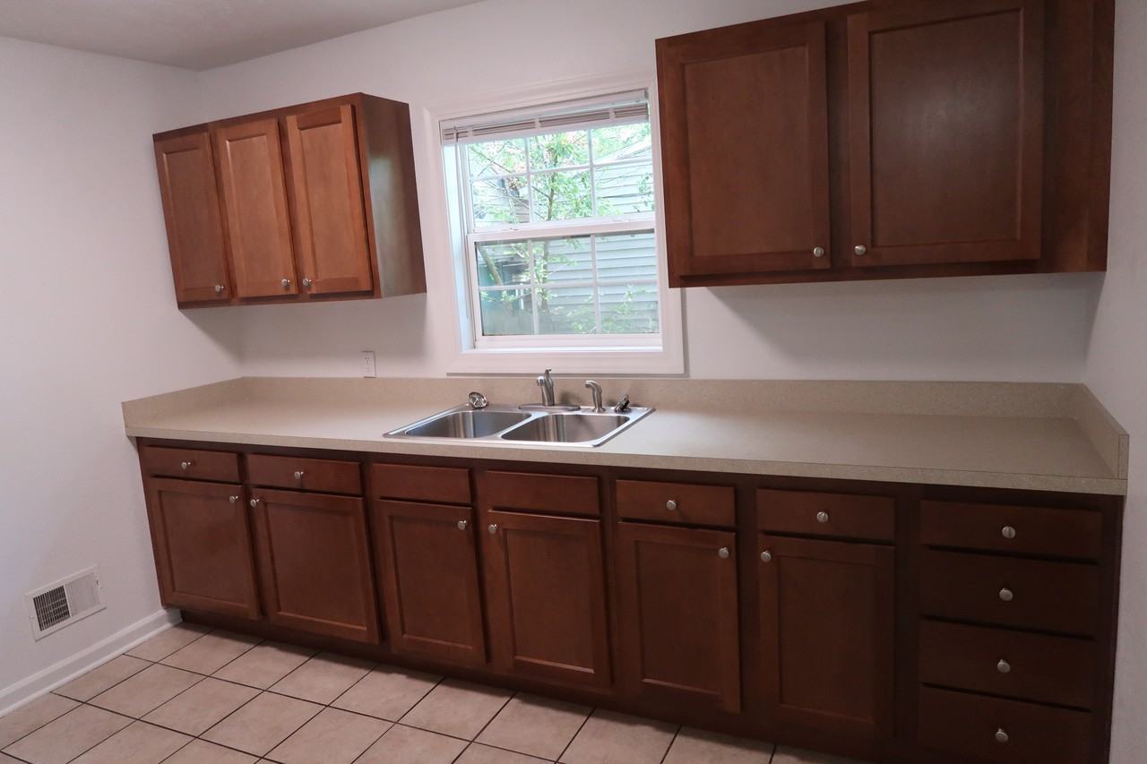 2144 Continental St #1 - Photo 4 of 10