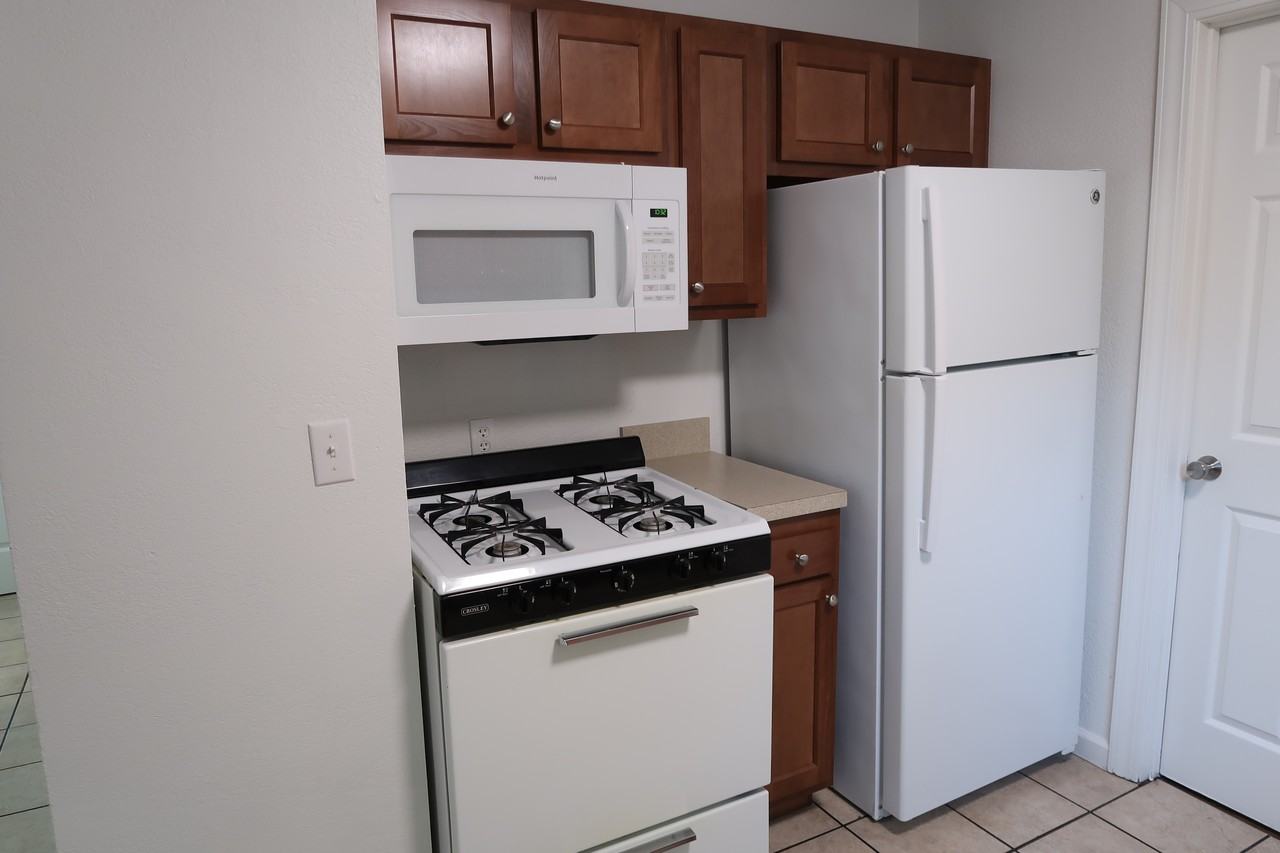 2144 Continental St #1 - Photo 5 of 10