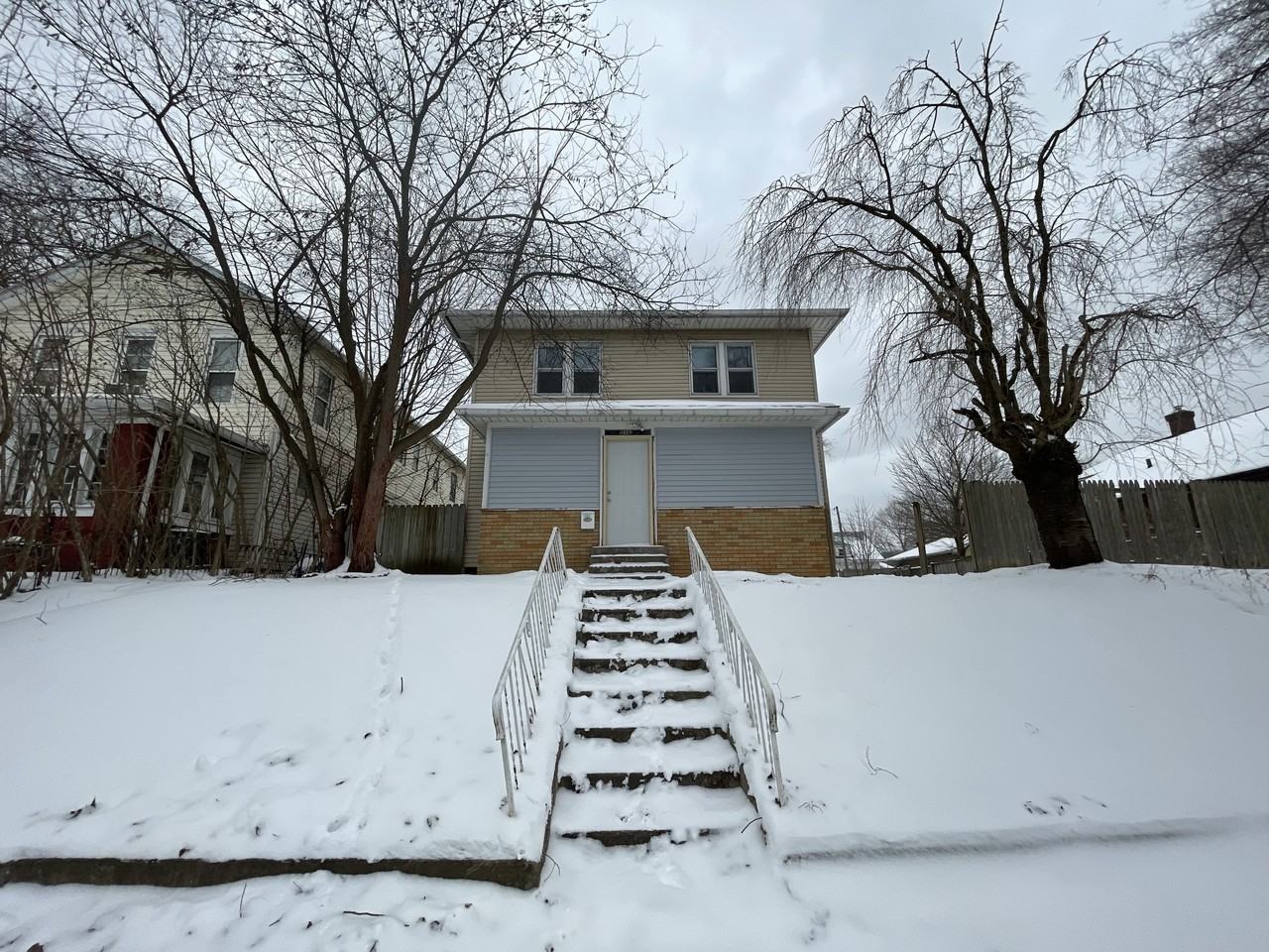516 W Calvert St #3