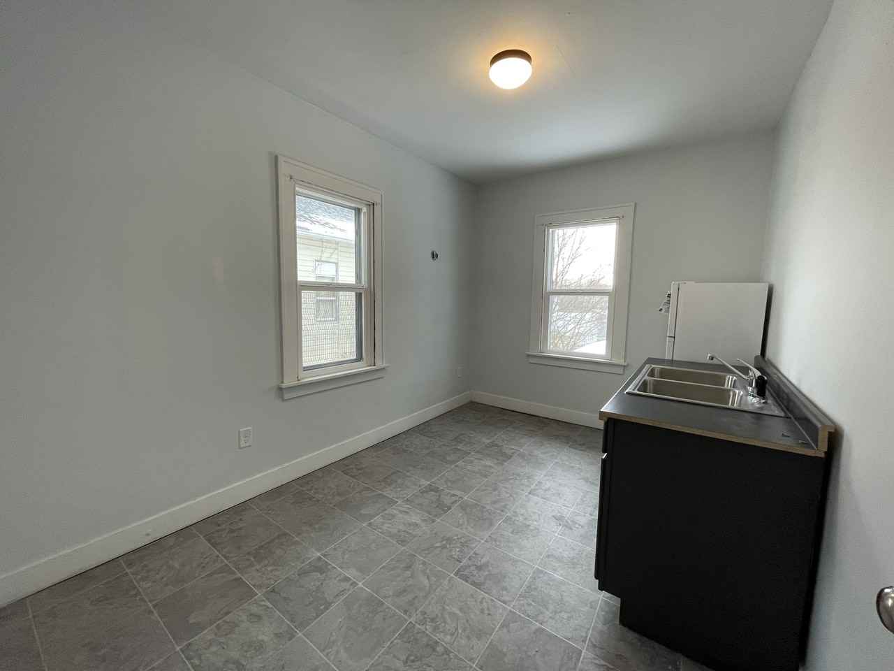 516 W Calvert St #3 - Photo 6 of 7