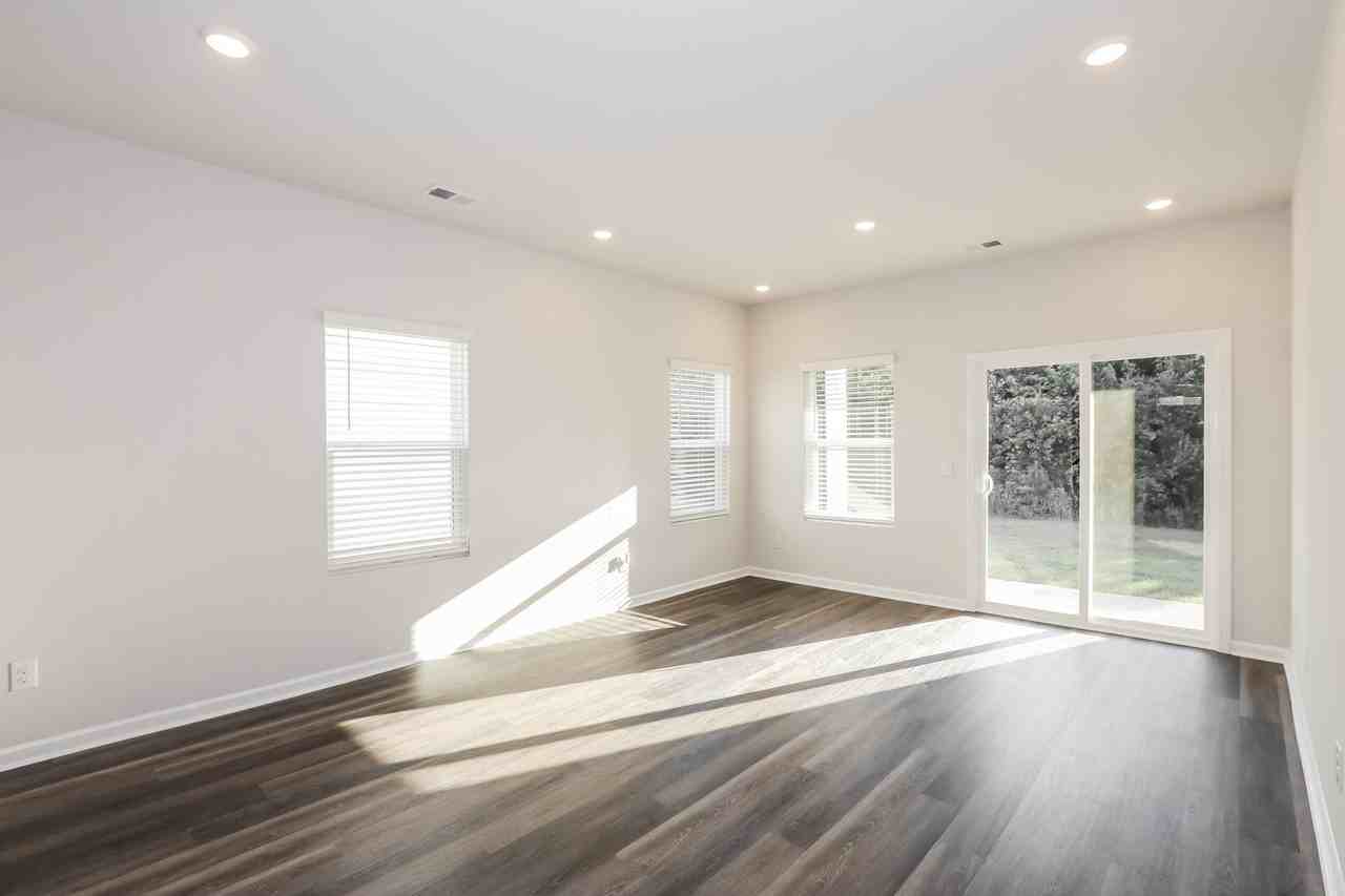313 Parkington Ln - Photo 4 of 17