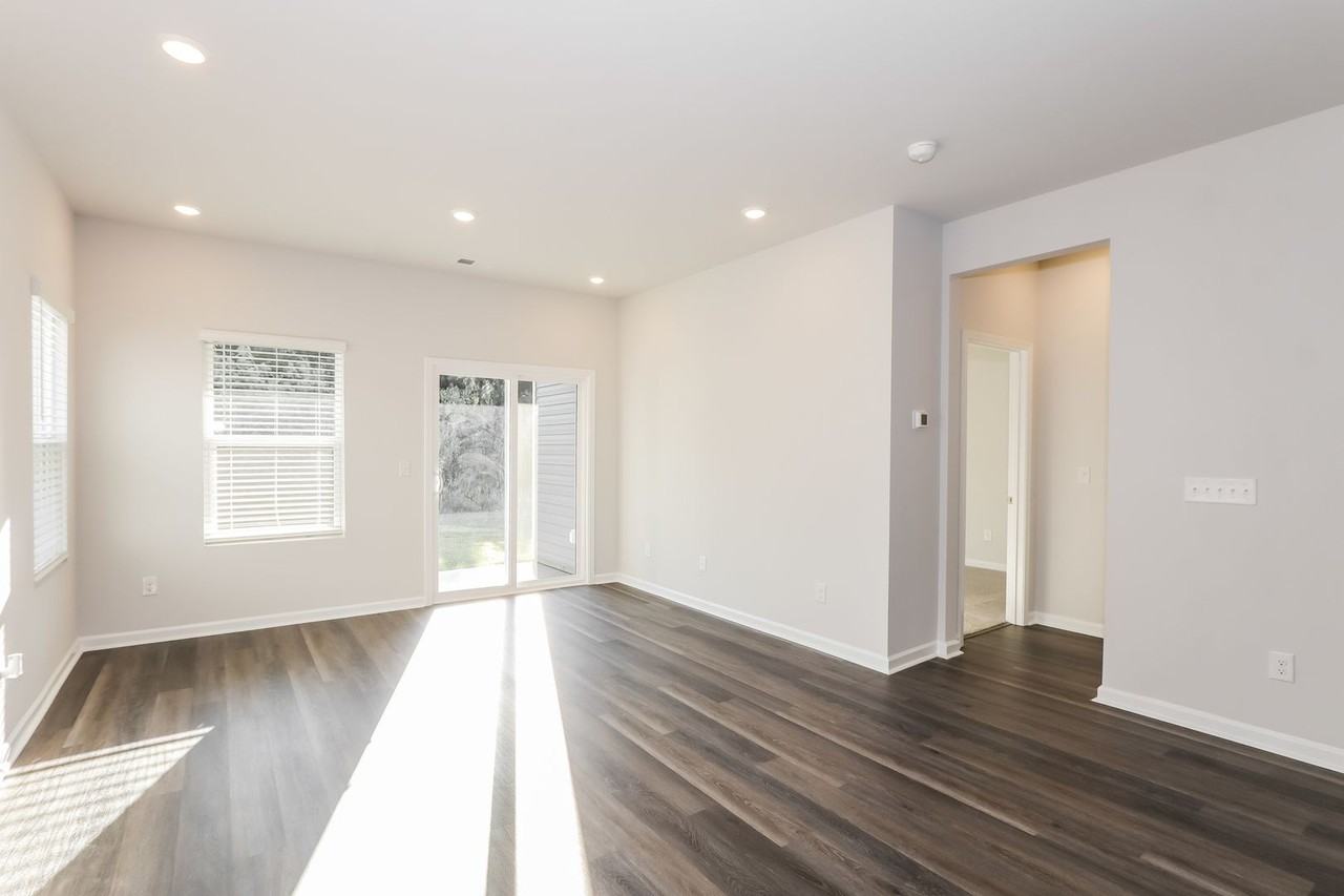 313 Parkington Ln - Photo 5 of 17