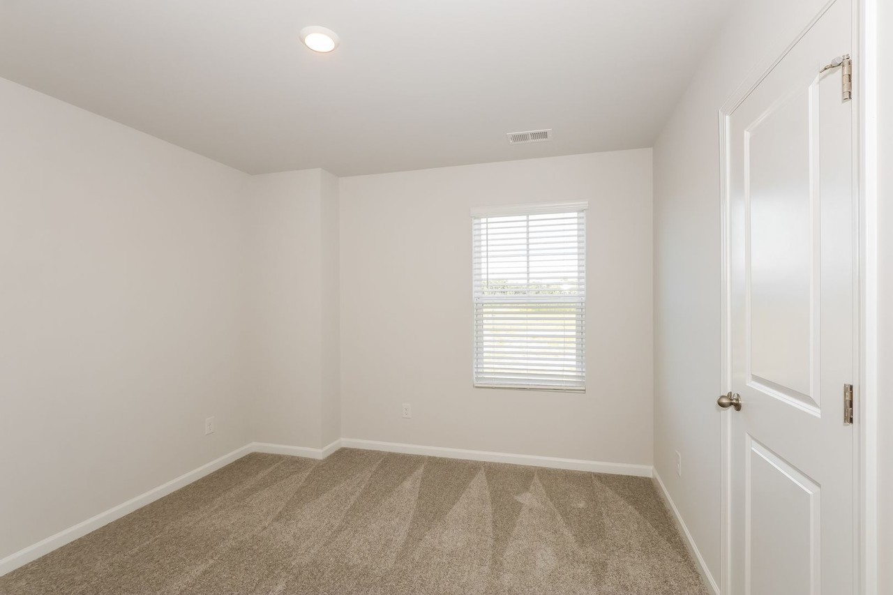 313A Parkington Ln - Photo 7 of 18