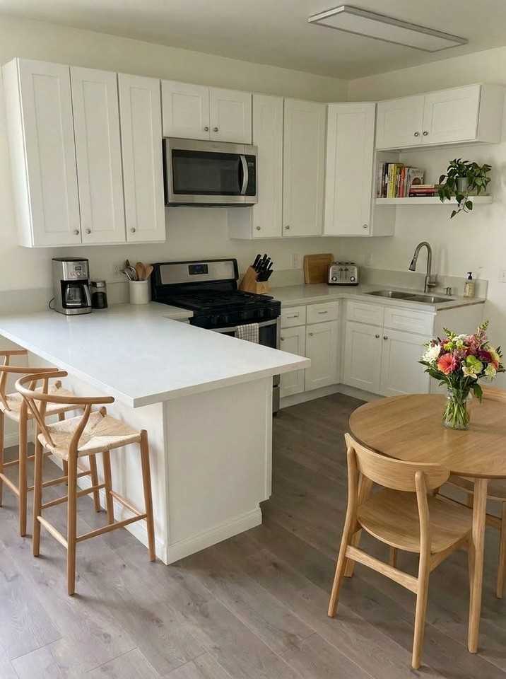632 E Vernon Ave - Photo 4 of 8