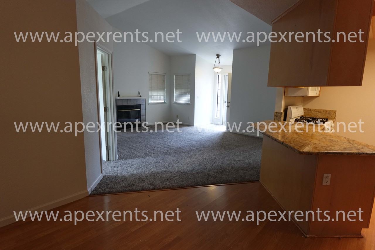 609 Springfield Cir #1 - Photo 3 of 4