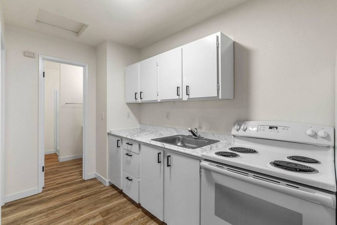 Emerald Greens Apartments - Photo 4 of 31