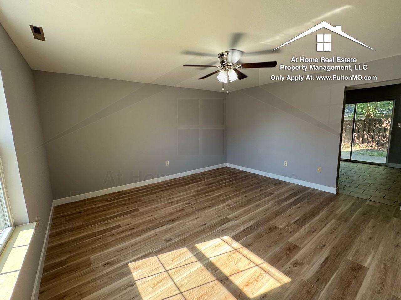 551 Collier Ln - Photo 3 of 19