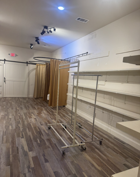 385 Mobile St #1 - Photo 7 of 8
