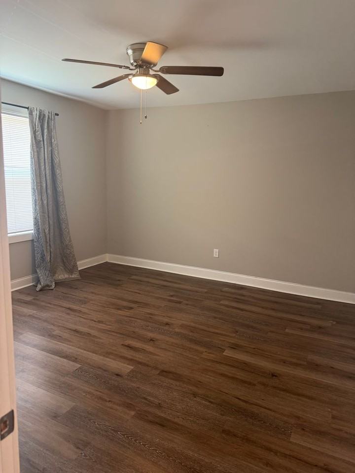5325 Lee Ave - Photo 4 of 9