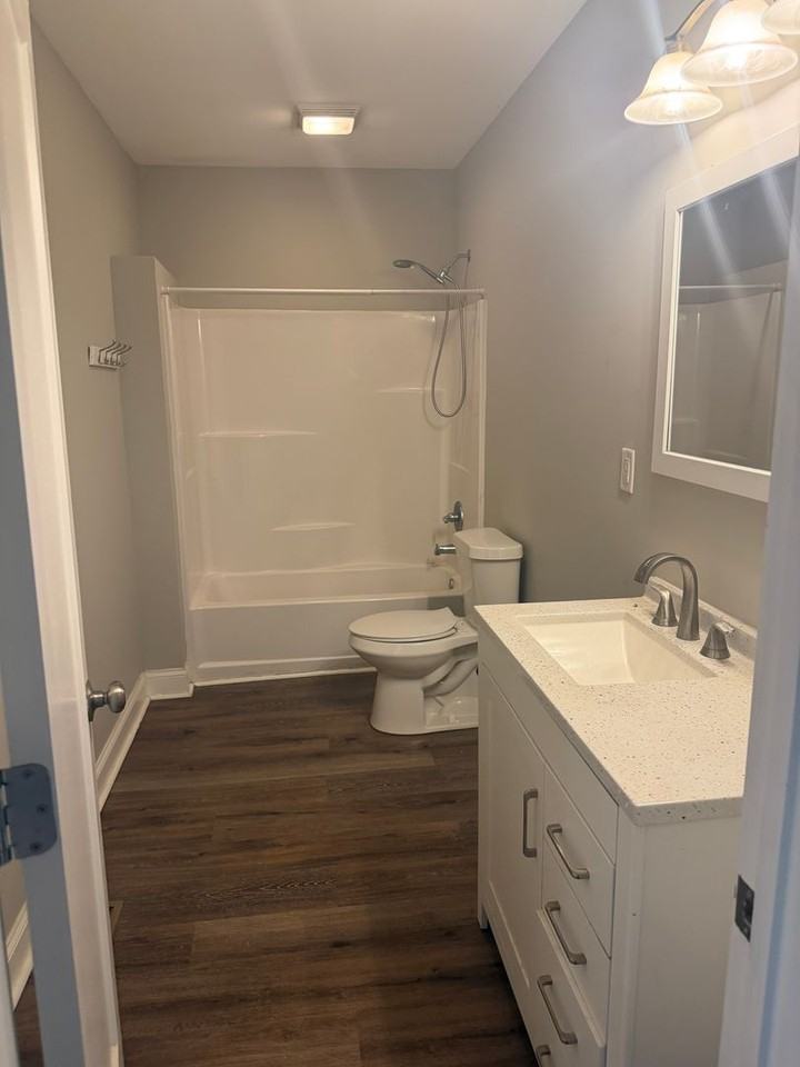 5325 Lee Ave - Photo 6 of 9