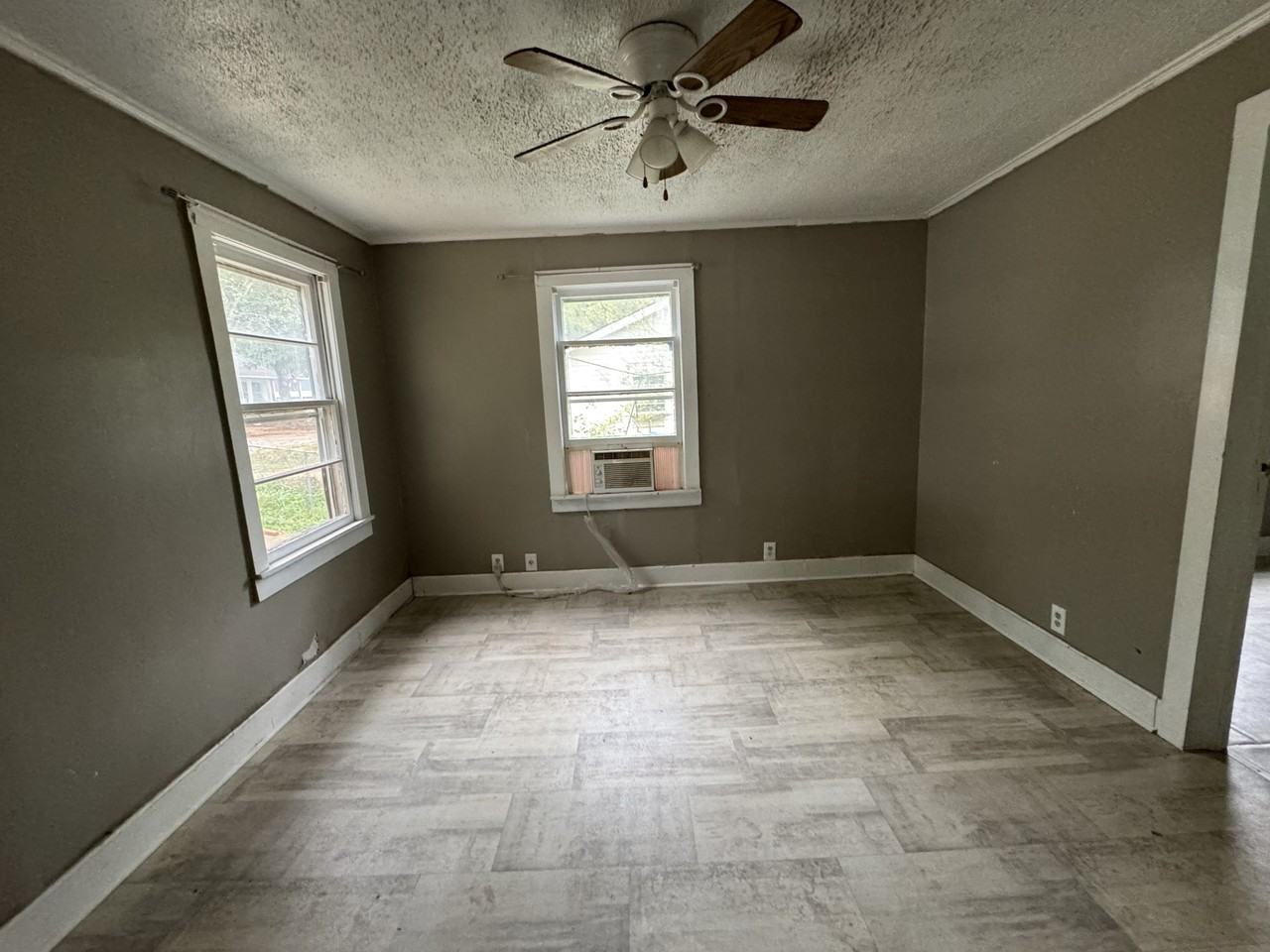 617 Martin St #1 - Photo 2 of 2
