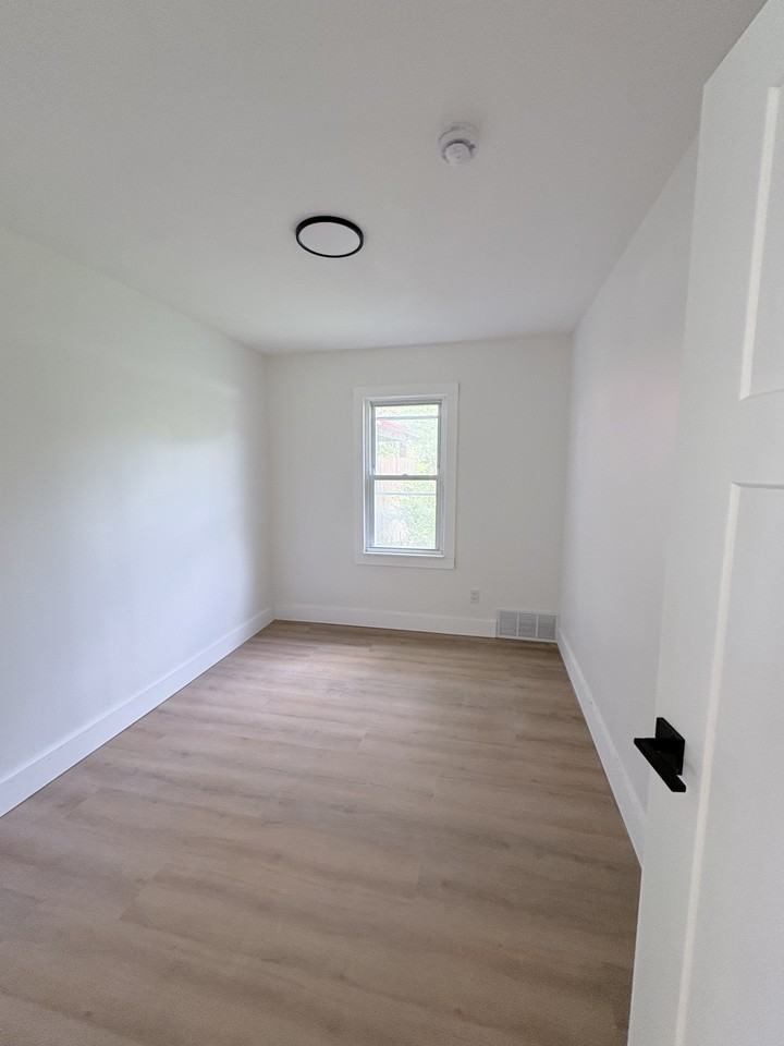 59 N Lynn Ave #1 - Photo 2 of 3