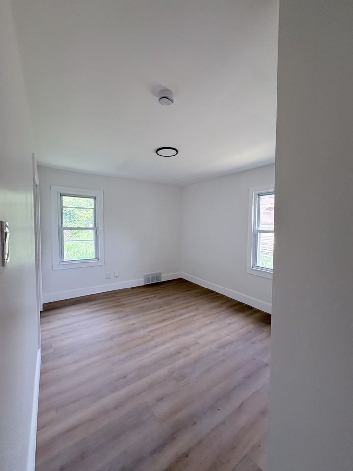59 N Lynn Ave #1 - Photo 3 of 3