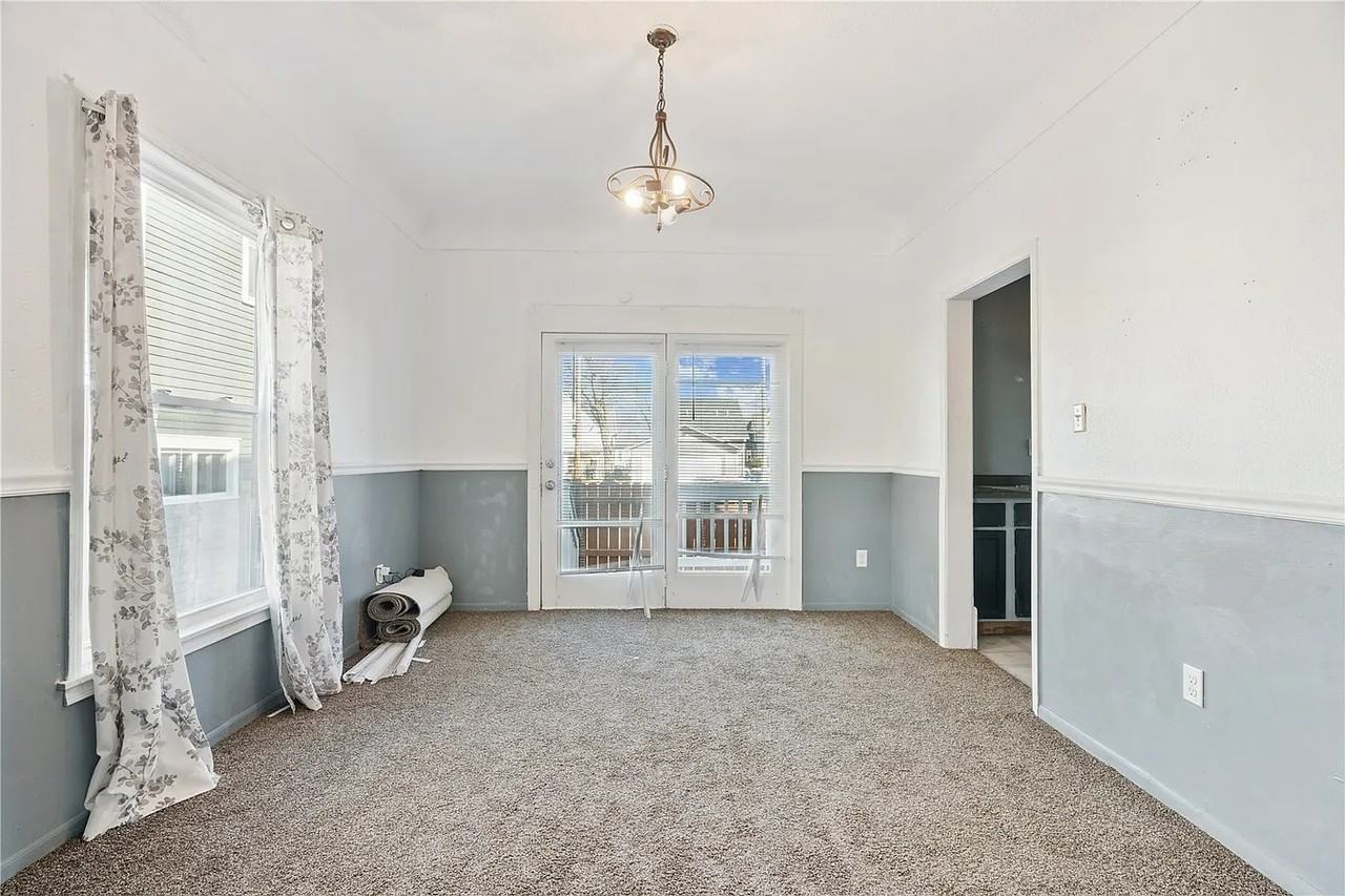 452 8th Ave Sw #1 - Photo 3 of 12