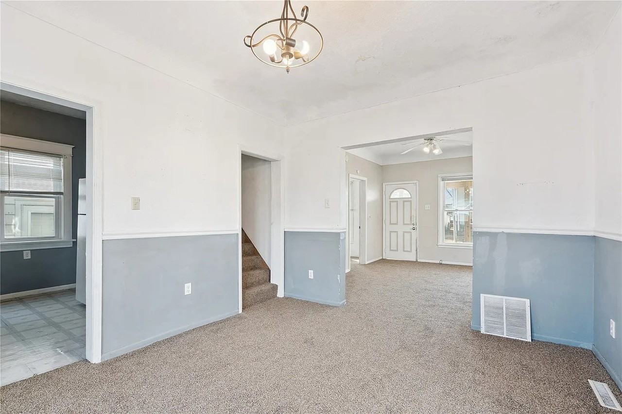 452 8th Ave Sw #1 - Photo 4 of 12