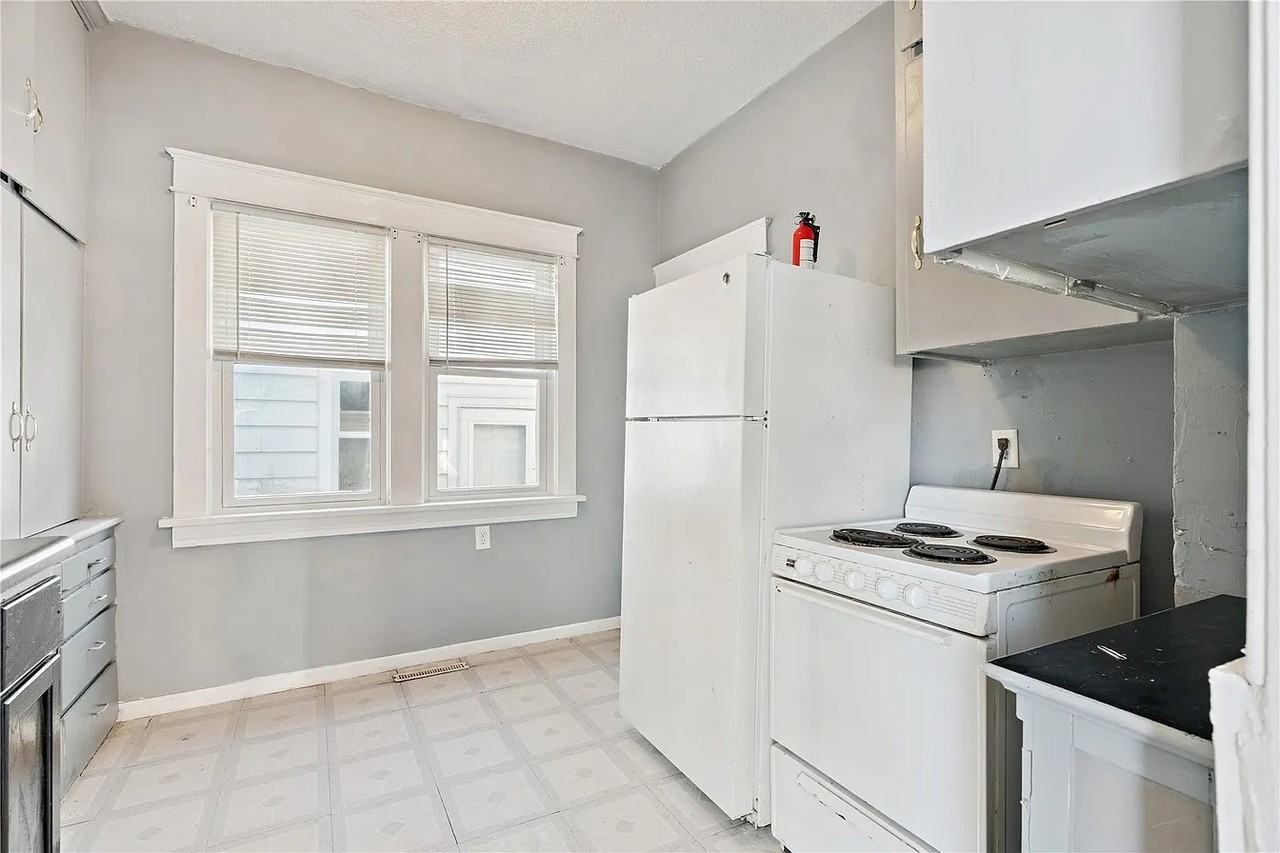 452 8th Ave Sw #1 - Photo 6 of 12