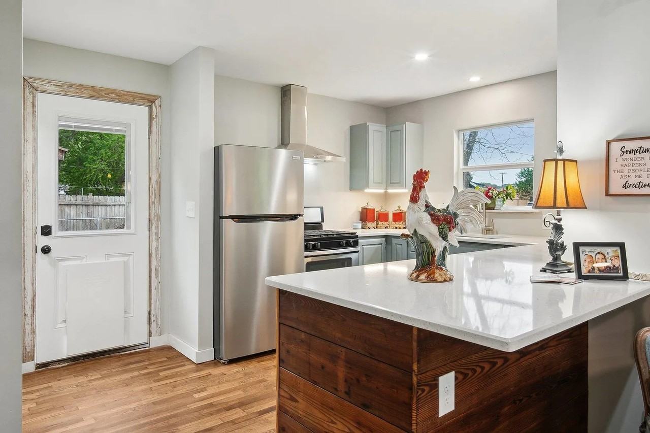 801 Bishop St #1 - Photo 5 of 14