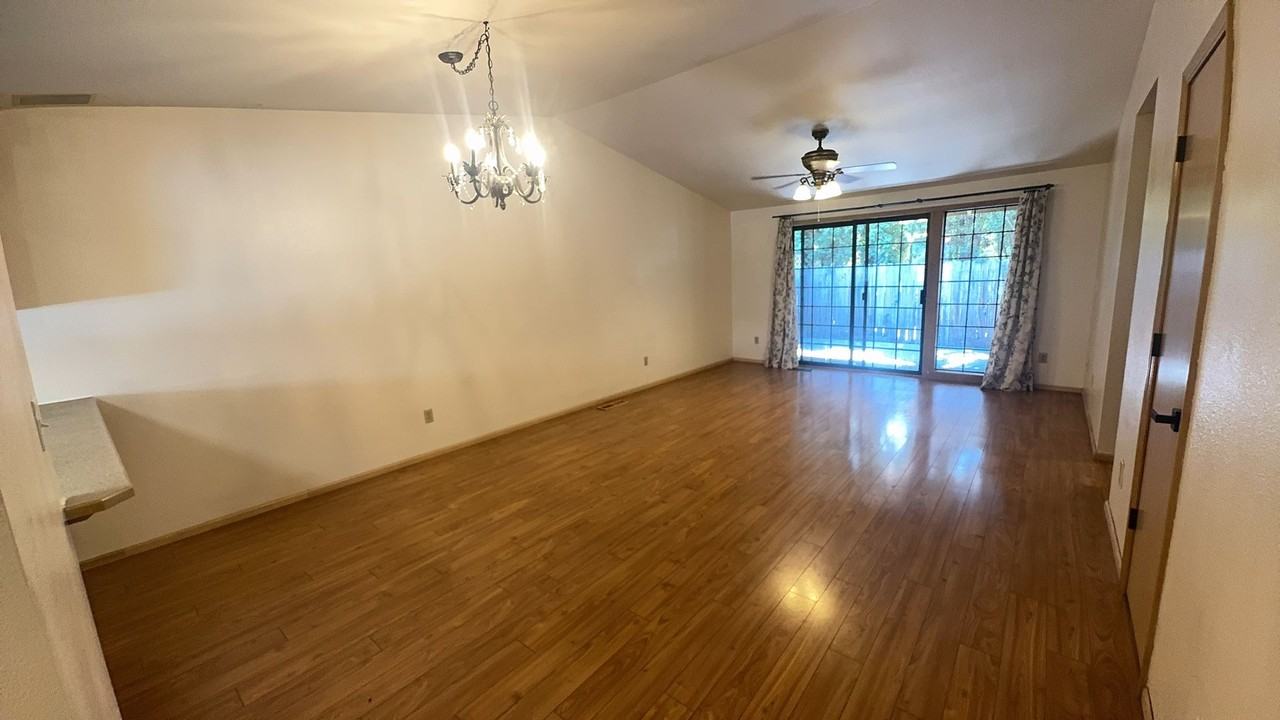 654 Golden Ln - Photo 4 of 14