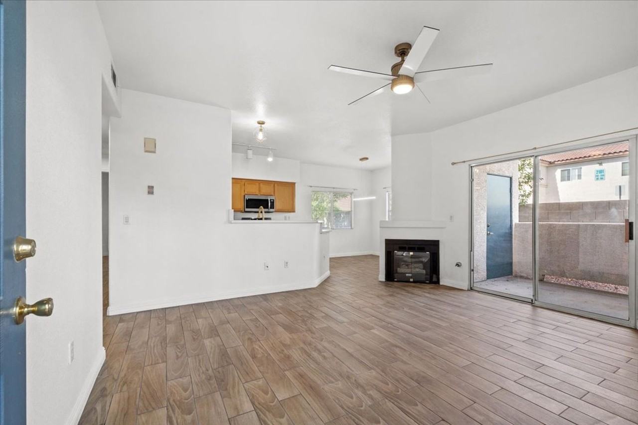 2100 Black Island St - Photo 3 of 20
