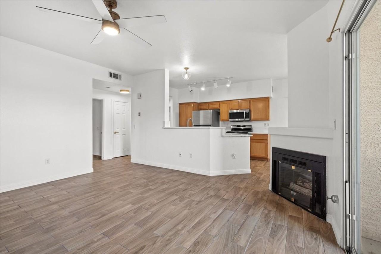 2100 Black Island St - Photo 5 of 20
