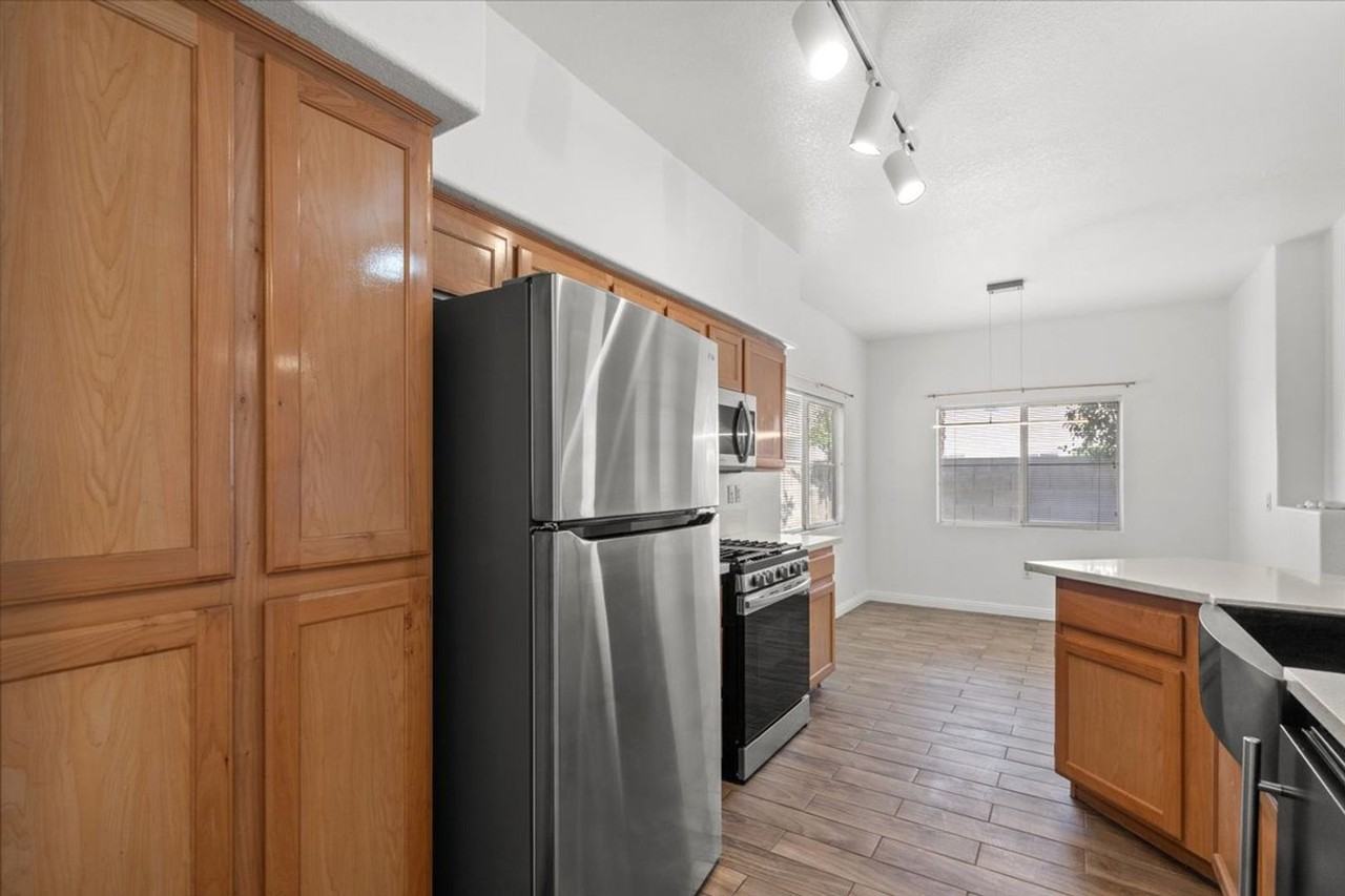 2100 Black Island St - Photo 6 of 20