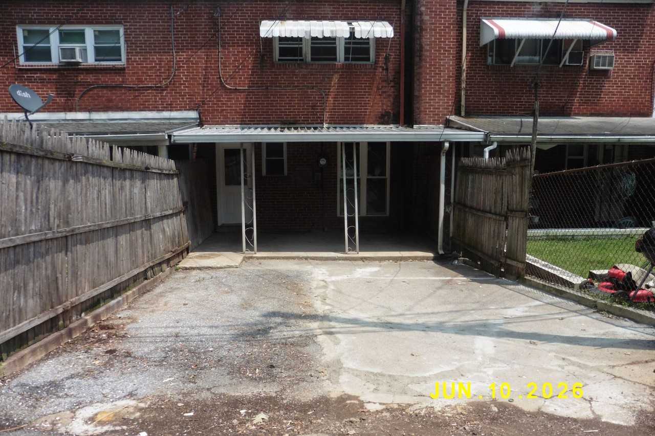 1526 S 13th St - Photo 5 of 11