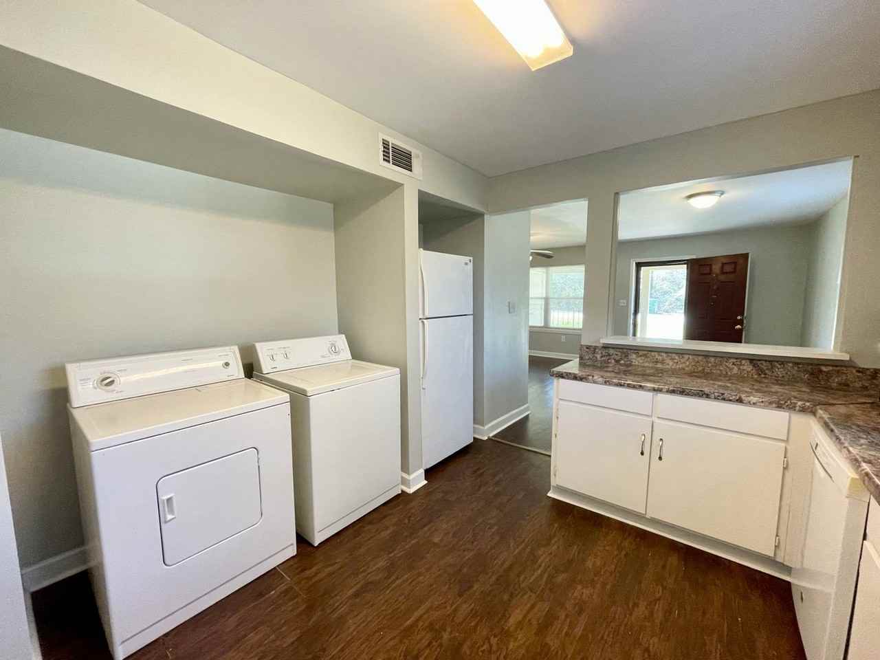1100 Skyland Dr #J2 - Photo 6 of 11