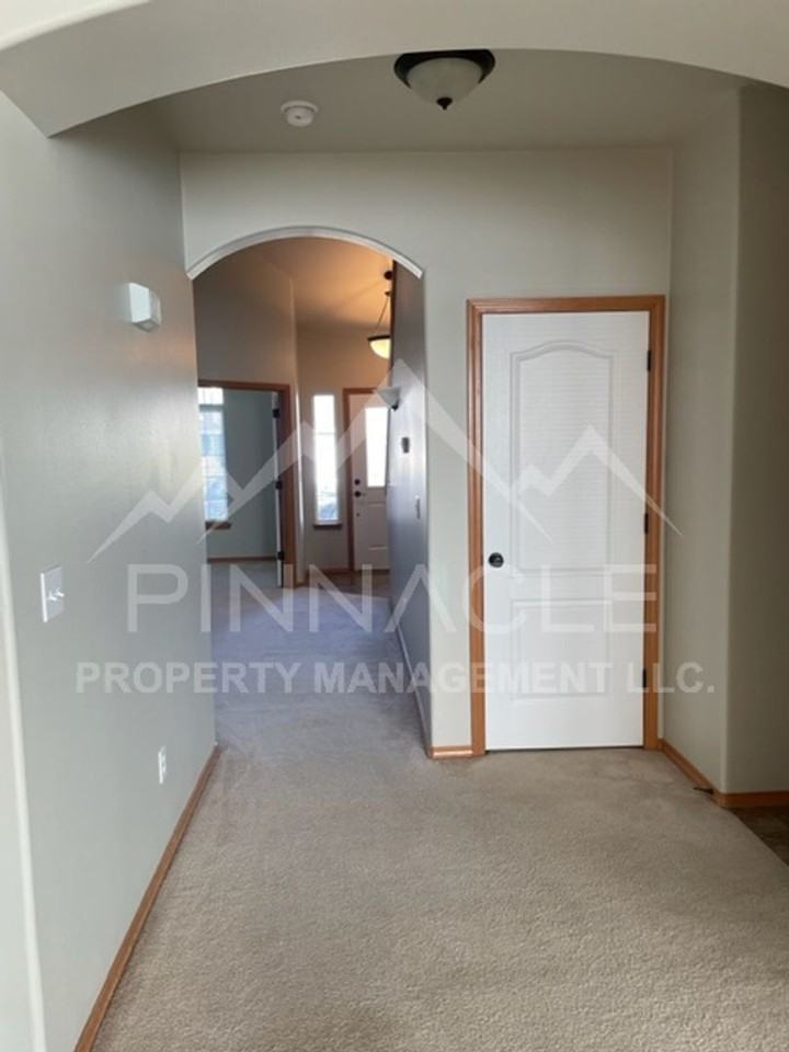 1808 W Clearview Dr - Photo 4 of 29