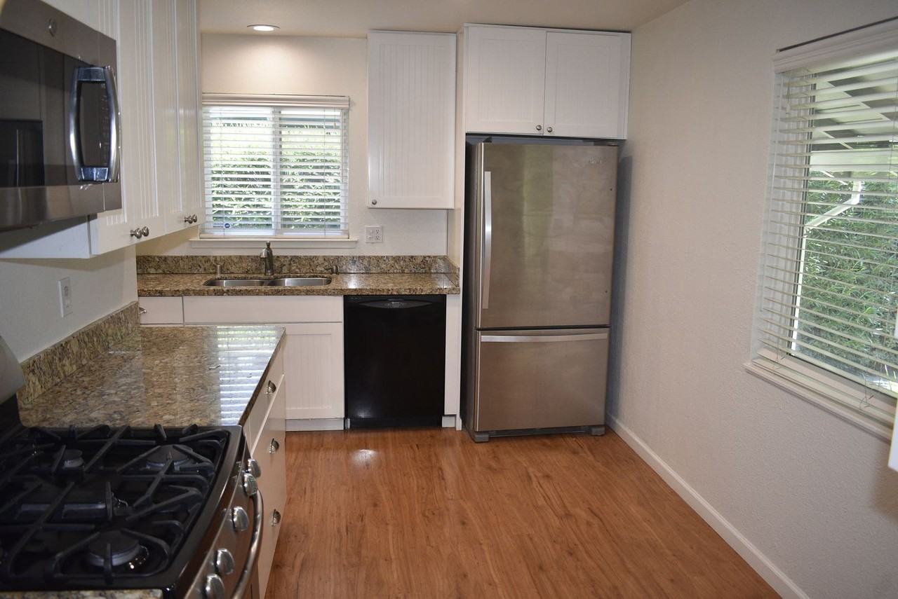 5311 Callister Ave - Photo 4 of 13