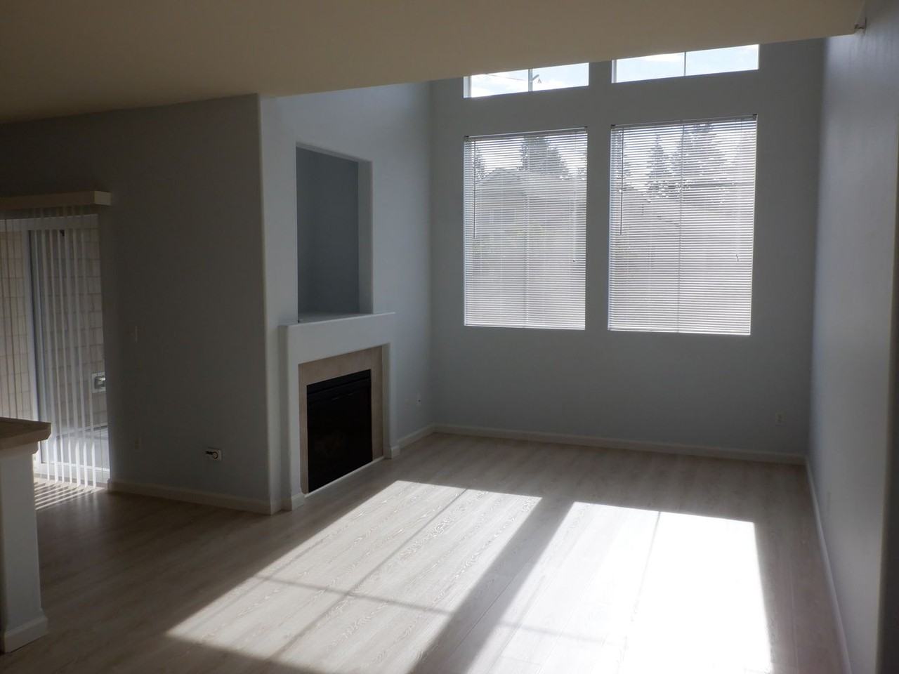 2075 Simmons St - Photo 3 of 11