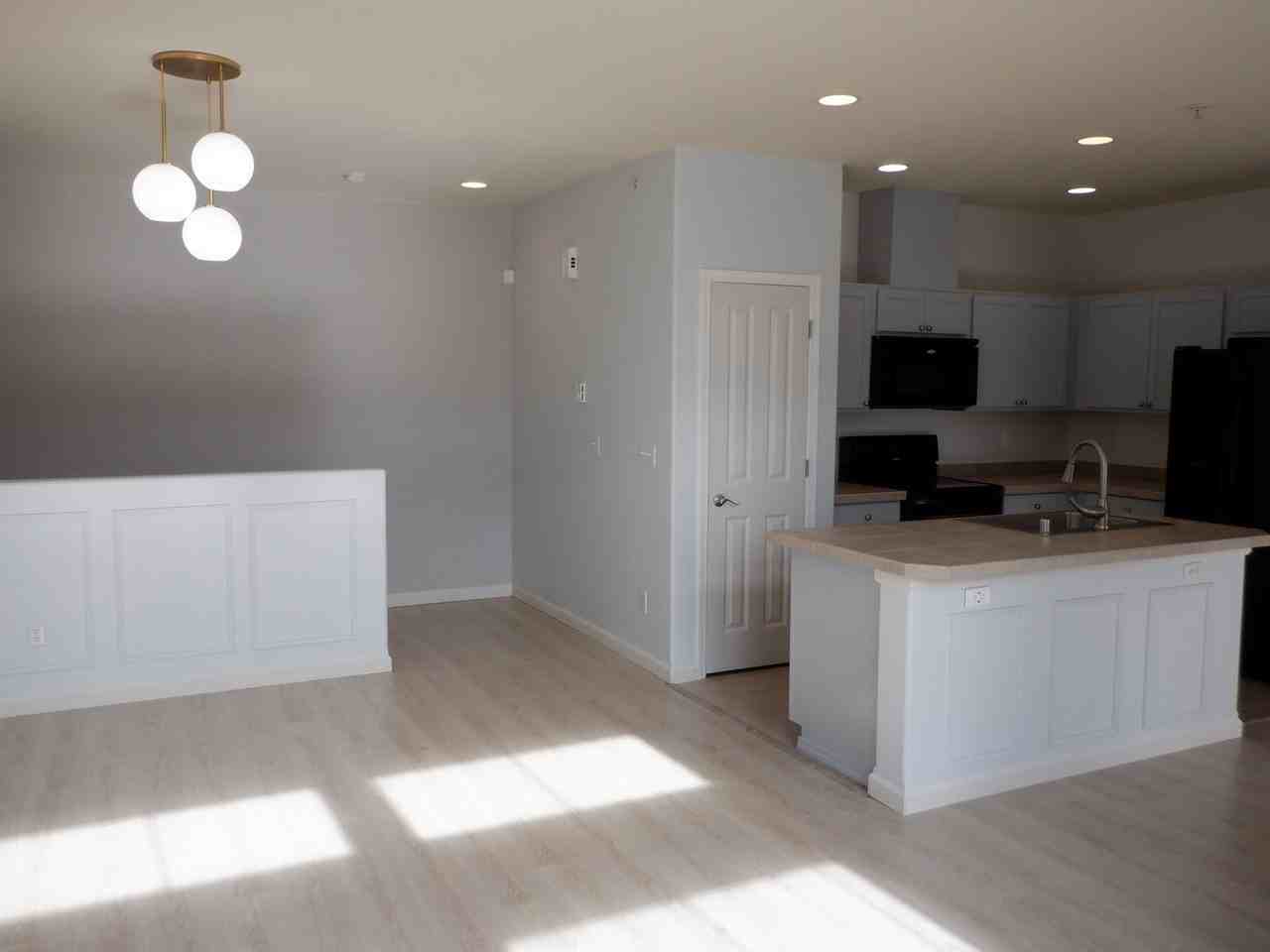 2075 Simmons St - Photo 4 of 11