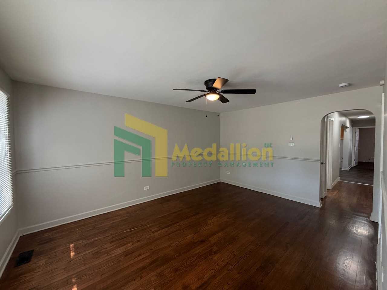12430 S Wentworth Ave - Photo 2 of 15