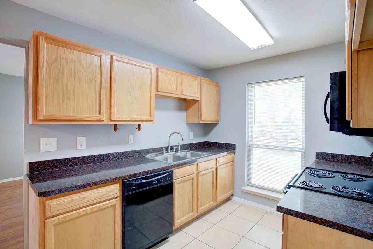 8136 Richard St - Photo 5 of 17