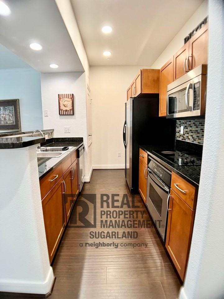2299 Lone Star Dr - Photo 4 of 35