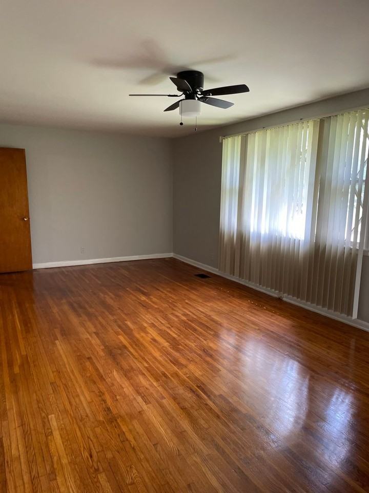 230 Downer Dr - Photo 5 of 16