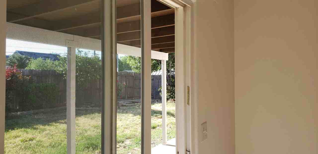 2876 Upland Dr - Photo 5 of 12