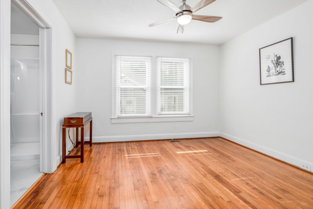2636 Lawndale Ave - Photo 6 of 14