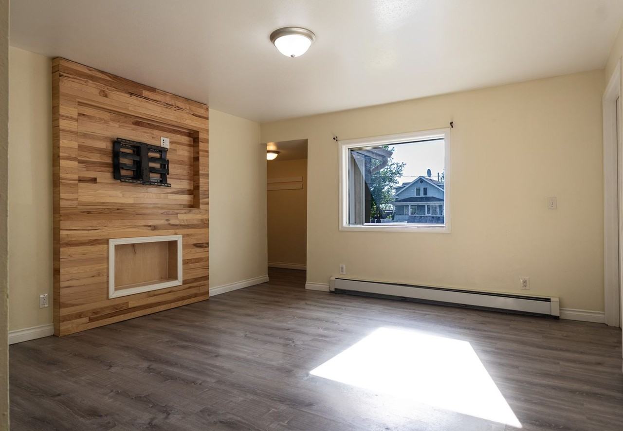 2223 Mercier St - Photo 3 of 11