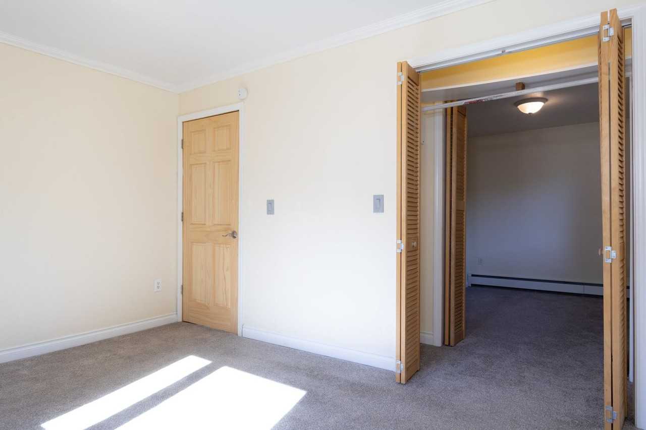 2223 Mercier St - Photo 7 of 11