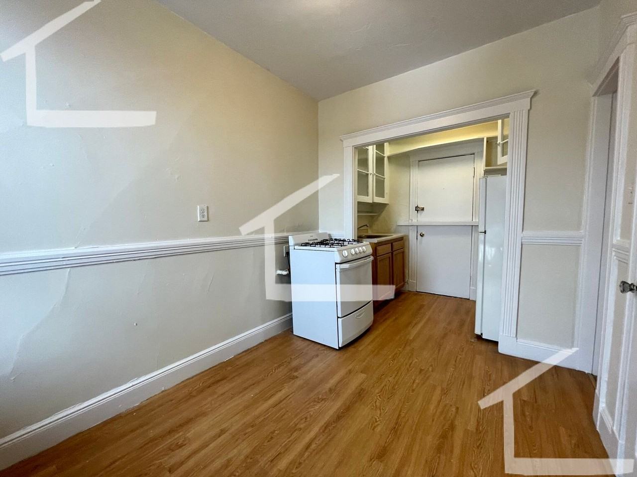 8 Vinal St - Photo 3 of 15