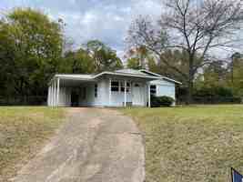 featured image of 241 Byrne St
