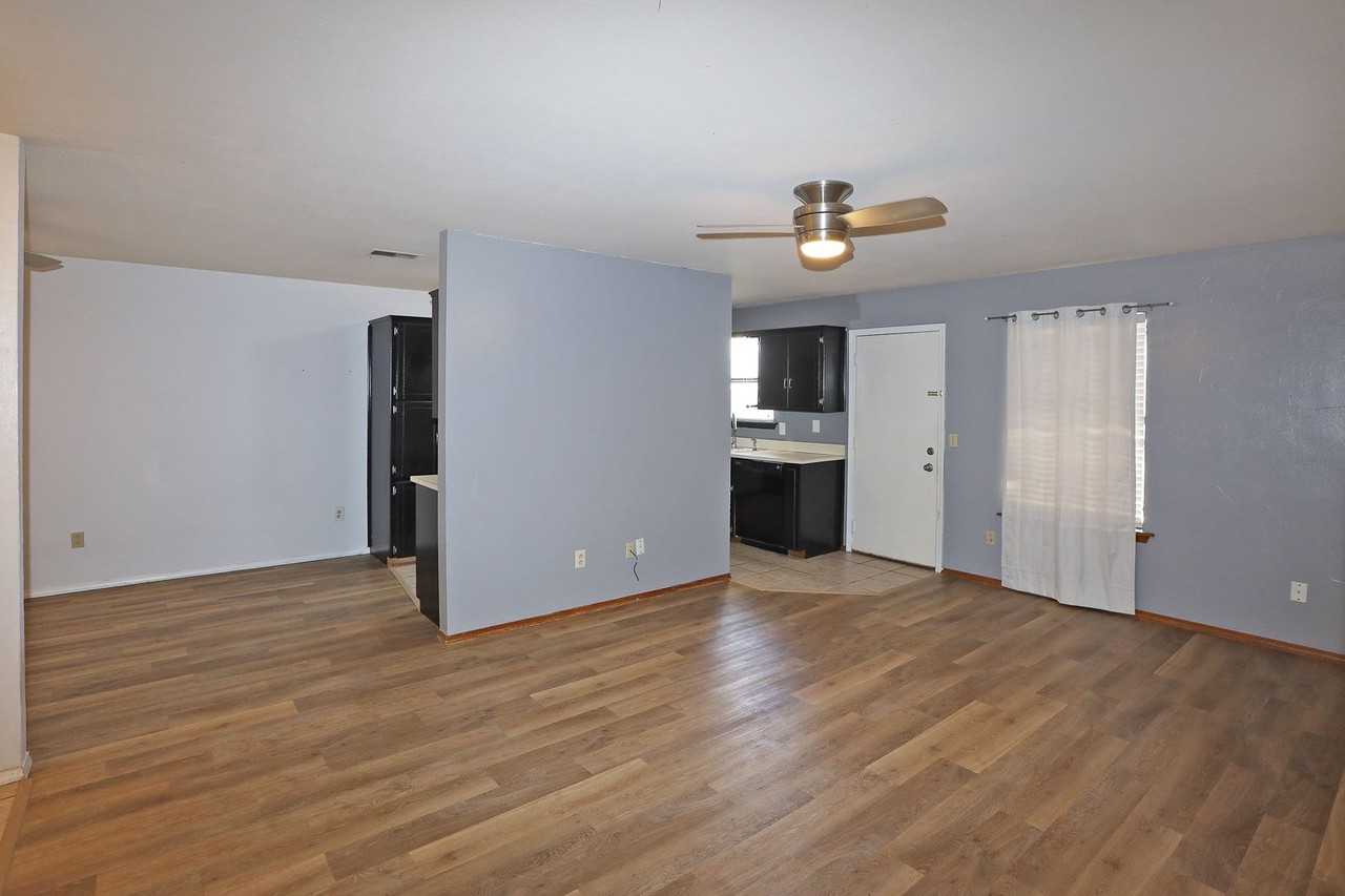 2601 17th Ave - Photo 3 of 24