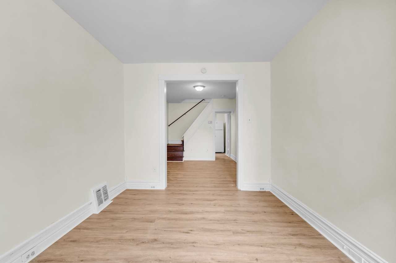 212 Peach St - Photo 2 of 23