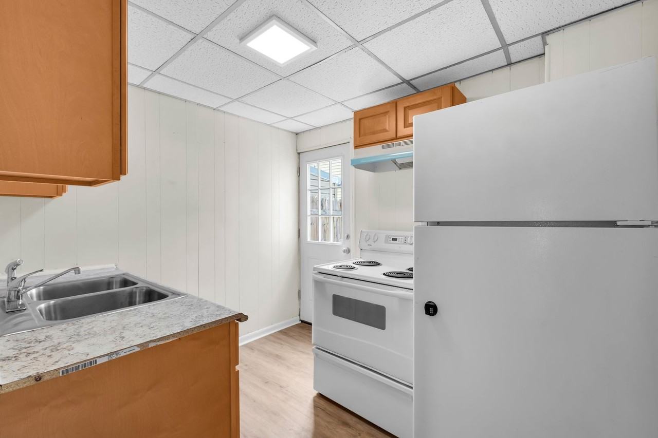 212 Peach St - Photo 6 of 23